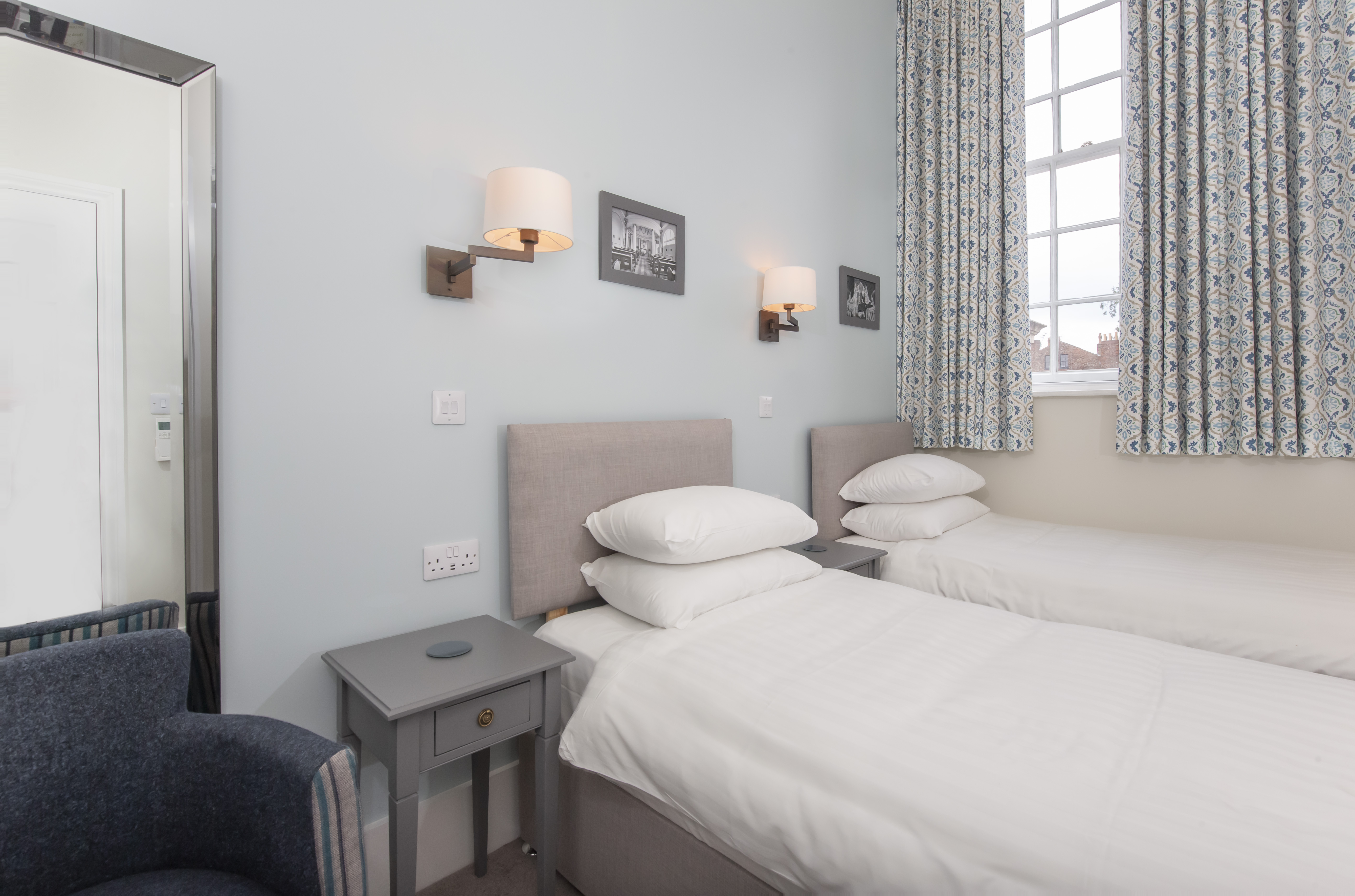 bar convent guest house york